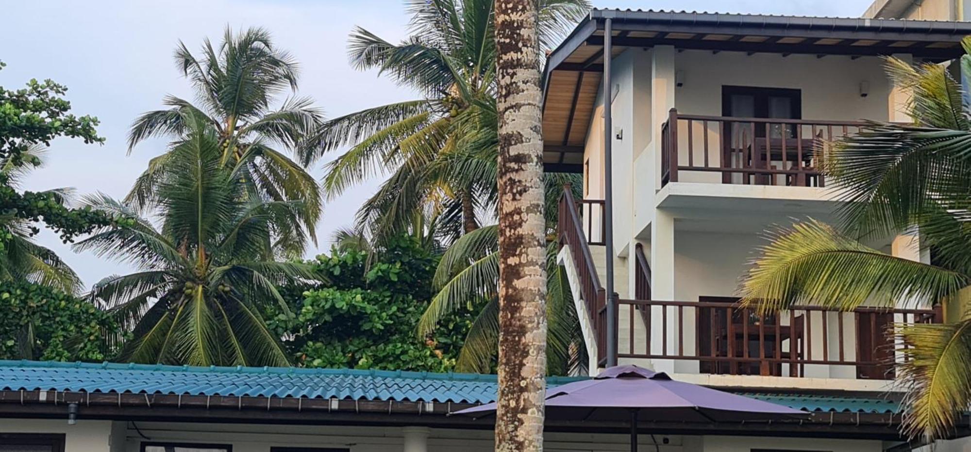 Thiranagama Beach Hotel Hikkaduwa Esterno foto