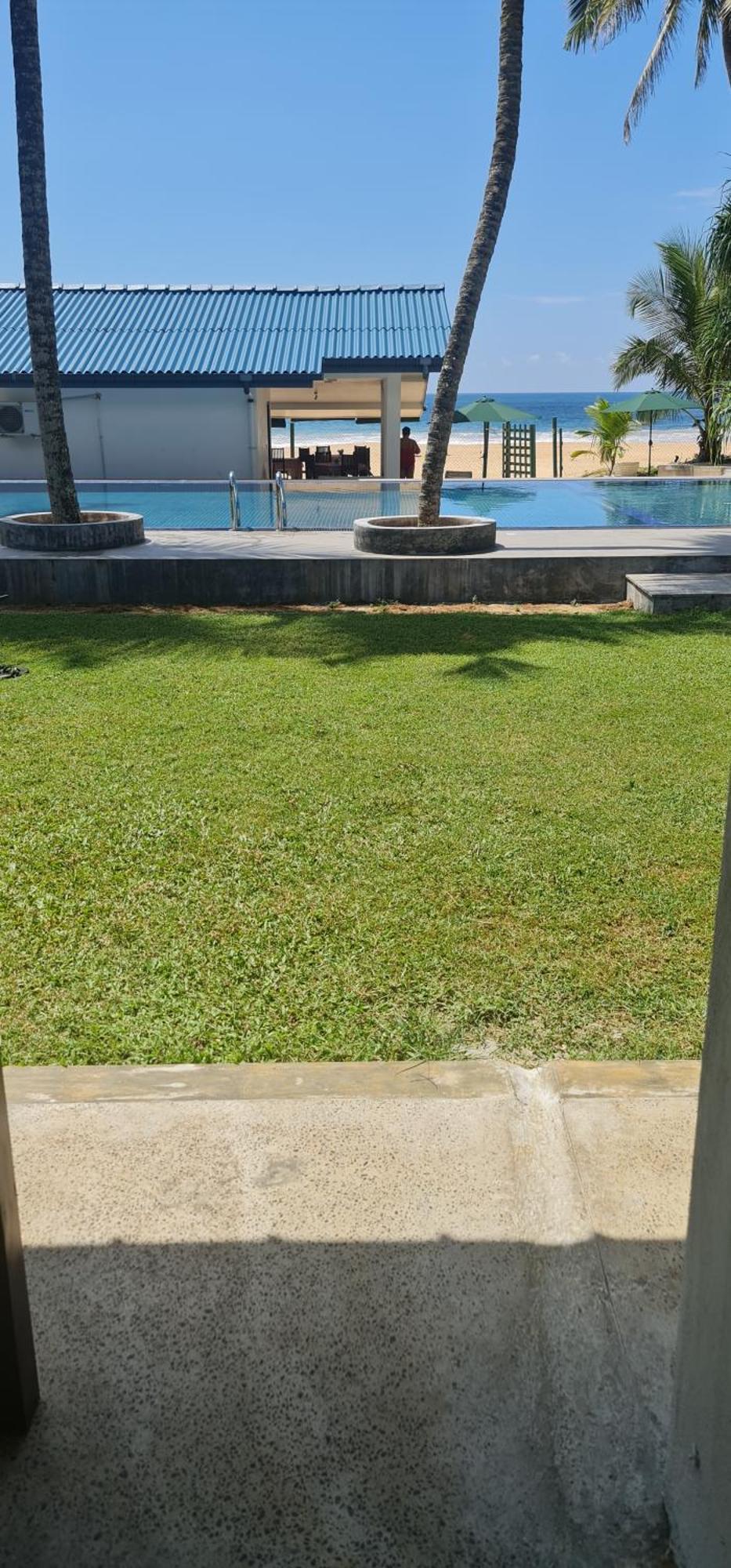 Thiranagama Beach Hotel Hikkaduwa Esterno foto