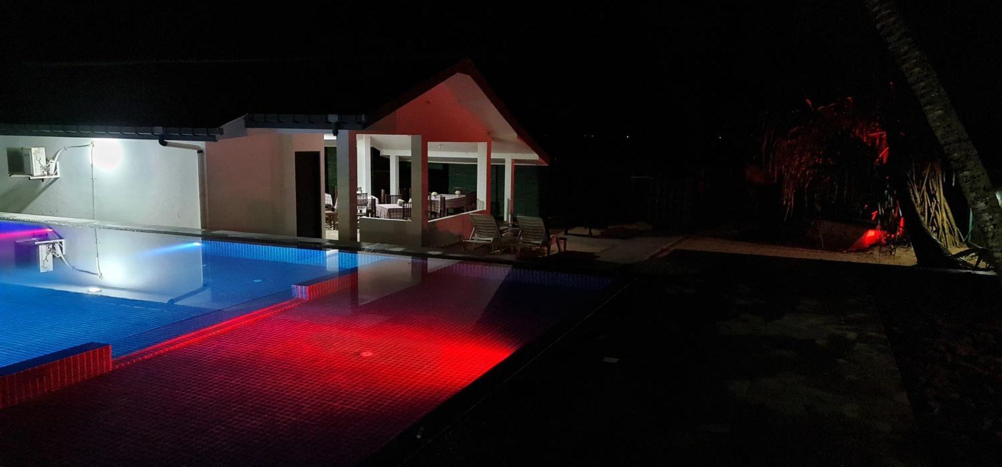 Thiranagama Beach Hotel Hikkaduwa Esterno foto